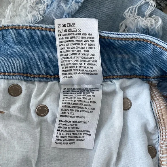 American Eagle Next Level Stretch MIDl Denim Shorts - Size 8 - EUC - Picture 6 of 9